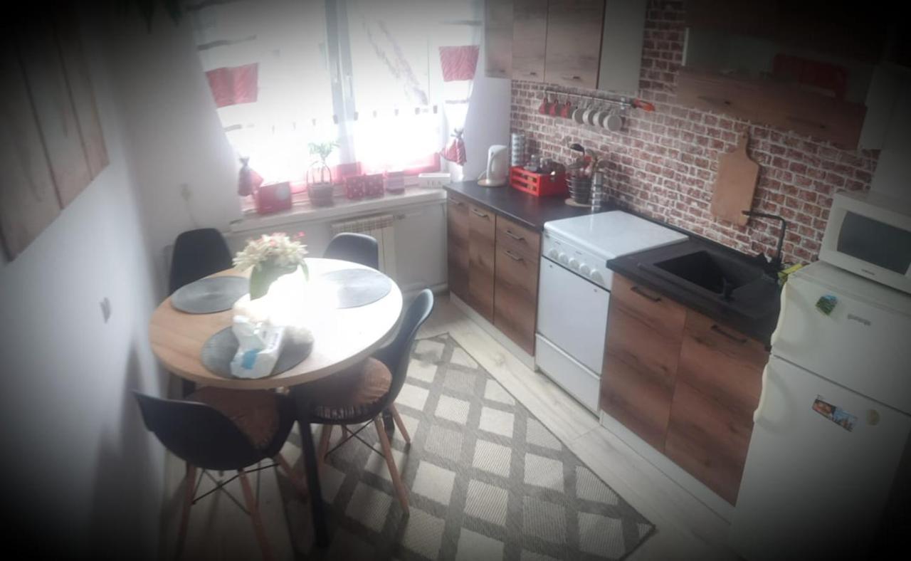Apartament Wrzos Bieszczady Czarna  Exteriör bild